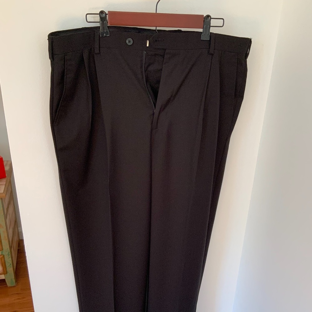 Van Heusen black pants size 40/32